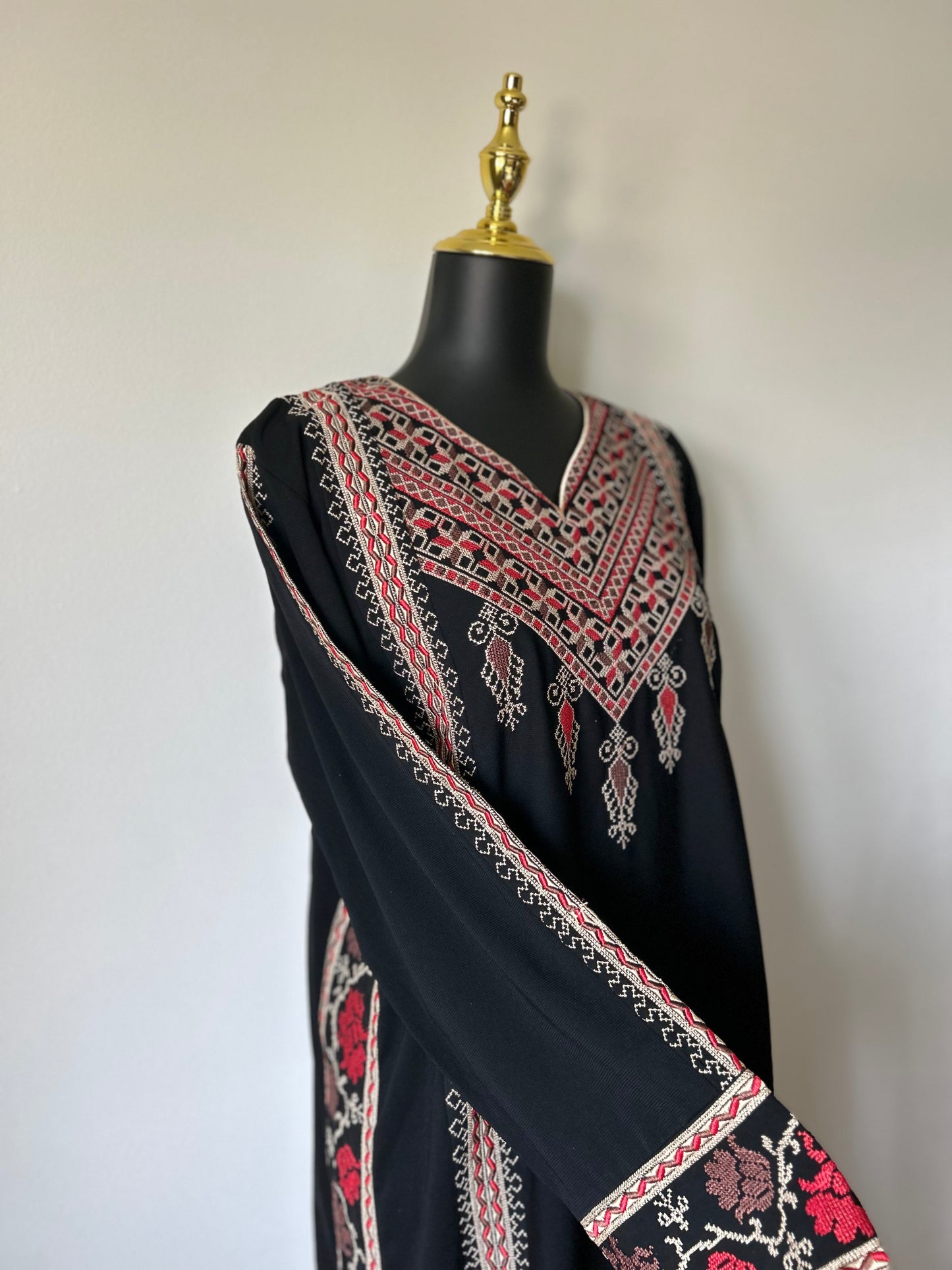 Traditional Palestinian Thobe (Front/Back Tatreez)