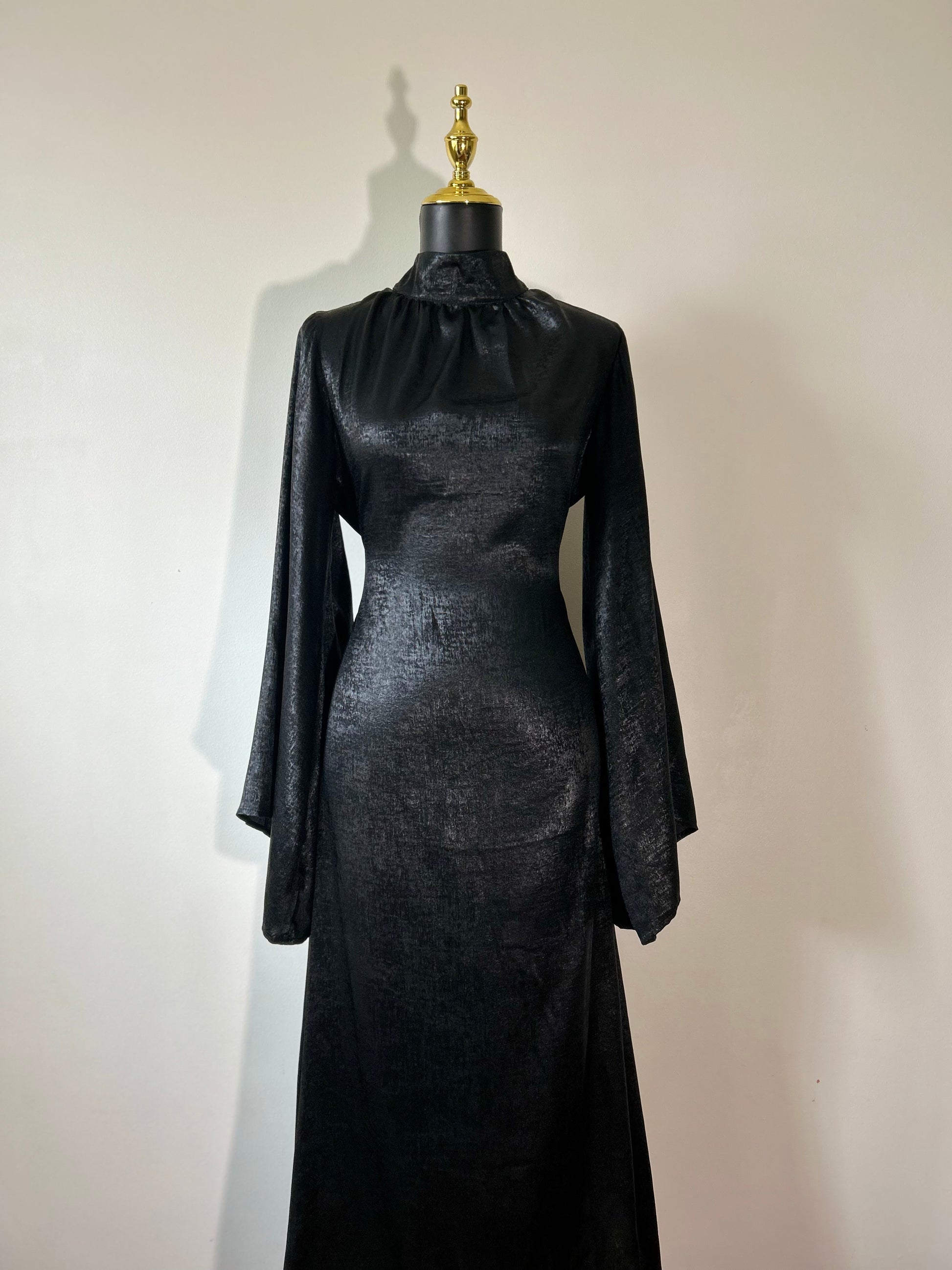 Shiny Abaya Dress ~ Black Middle East Apparel Shiny Abaya Dress ~ Black Middle East Apparel