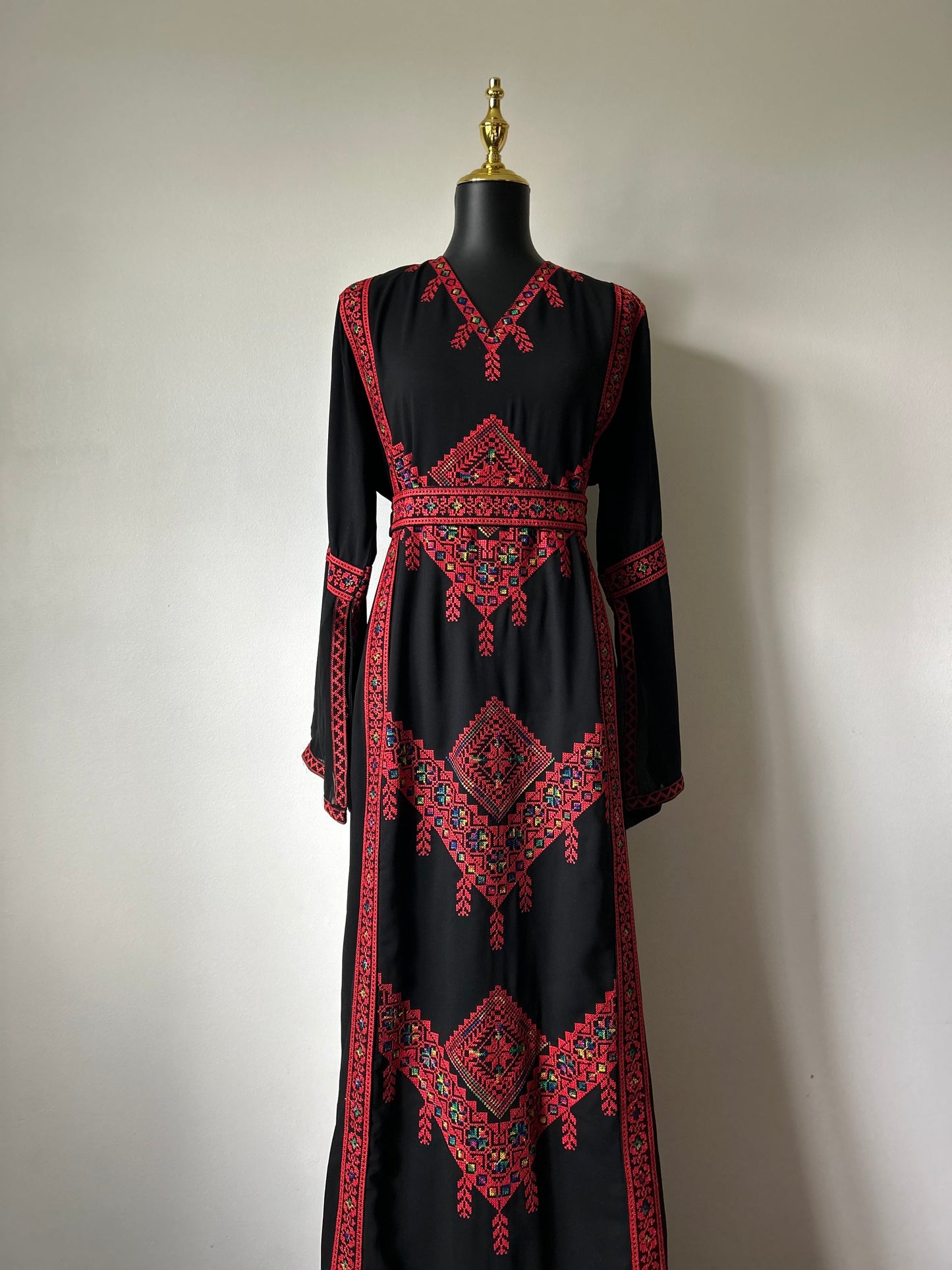 Traditional Palestinian V-Neck Thobe