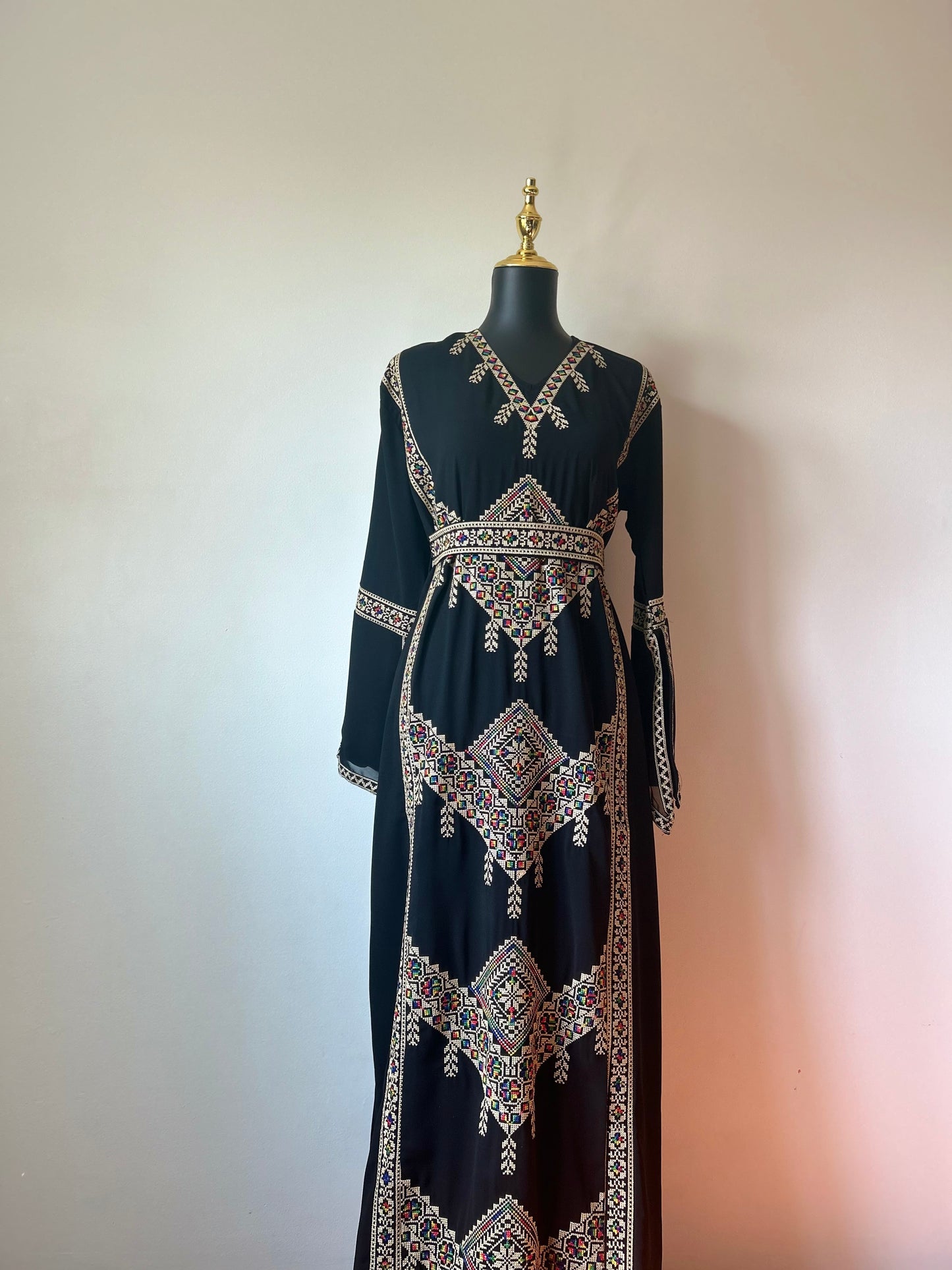 Traditional Palestinian V-Neck Thobe